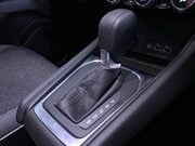 Renault Captur 1.6 E-TECH techno SUV 5dr Petrol Hybrid Auto Euro 6 (s/s) (145 ps) Professi 21