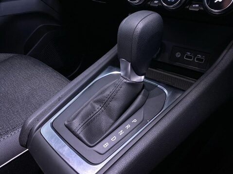 Renault Captur 1.6 E-TECH techno SUV 5dr Petrol Hybrid Auto Euro 6 (s/s) (145 ps) Professi 21