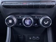 Renault Captur 1.6 E-TECH techno SUV 5dr Petrol Hybrid Auto Euro 6 (s/s) (145 ps) Professi 31