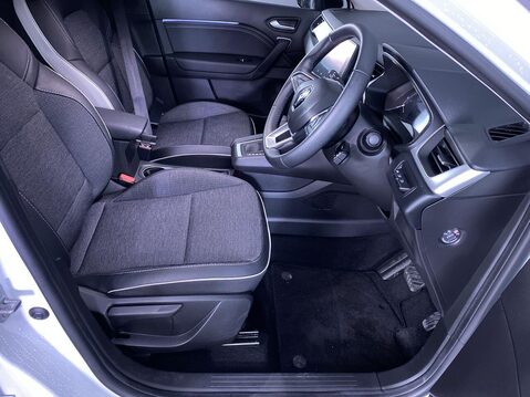 Renault Captur 1.6 E-TECH techno SUV 5dr Petrol Hybrid Auto Euro 6 (s/s) (145 ps) Professi 15