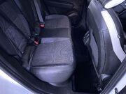 Renault Captur 1.6 E-TECH techno SUV 5dr Petrol Hybrid Auto Euro 6 (s/s) (145 ps) Professi 19