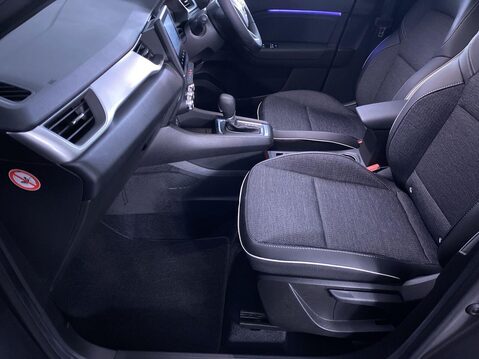 Renault Captur 1.6 E-TECH techno SUV 5dr Petrol Hybrid Auto Euro 6 (s/s) (145 ps) Cruise 17