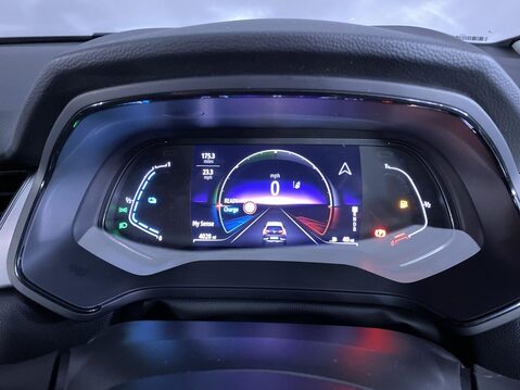 Renault Captur 1.6 E-TECH techno SUV 5dr Petrol Hybrid Auto Euro 6 (s/s) (145 ps) Cruise 28