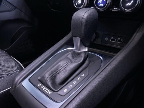 Renault Captur 1.6 E-TECH techno SUV 5dr Petrol Hybrid Auto Euro 6 (s/s) (145 ps) Cruise 21