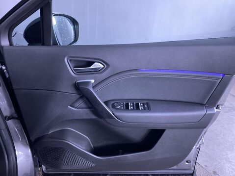 Renault Captur 1.6 E-TECH techno SUV 5dr Petrol Hybrid Auto Euro 6 (s/s) (145 ps) Cruise 27