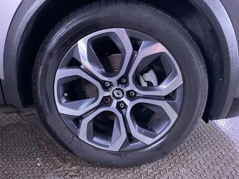 Renault Captur 1.6 E-TECH techno SUV 5dr Petrol Hybrid Auto Euro 6 (s/s) (145 ps) Cruise 12