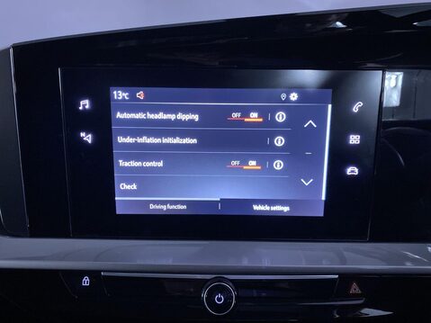 Vauxhall Mokka 1.2 Turbo Design SUV 5dr Petrol Manual Euro 6 (s/s) (130 ps) Alloy Wheels 29