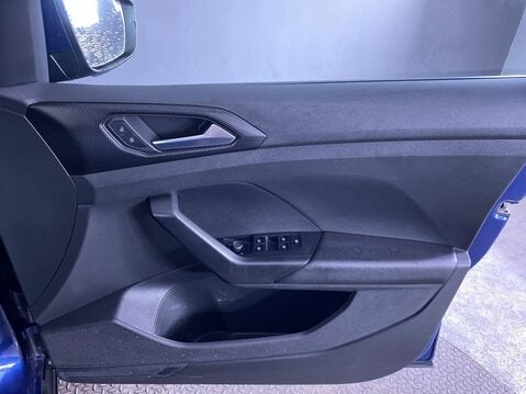 Volkswagen T-Cross 1.0 TSI SE SUV 5dr Petrol Manual Euro 6 (s/s) (95 ps) Air Con - Alloys Whee 27