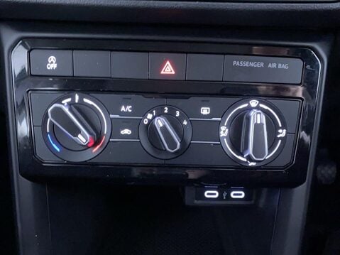 Volkswagen T-Cross 1.0 TSI SE SUV 5dr Petrol Manual Euro 6 (s/s) (95 ps) Air Con - Alloys Whee 31