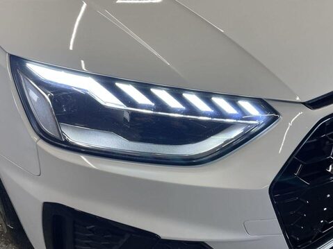 Audi A4 2.0 TDI 35 Black Edition Estate 5dr Diesel S Tronic Euro 6 (s/s) (163 ps) P 22