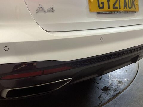 Audi A4 2.0 TDI 35 Black Edition Estate 5dr Diesel S Tronic Euro 6 (s/s) (163 ps) P 14