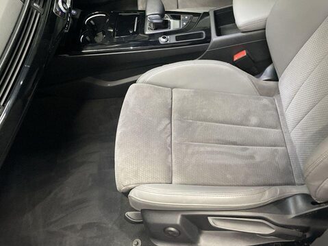 Audi A4 2.0 TDI 35 Black Edition Estate 5dr Diesel S Tronic Euro 6 (s/s) (163 ps) P 17