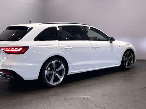 Audi A4 2.0 TDI 35 Black Edition Estate 5dr Diesel S Tronic Euro 6 (s/s) (163 ps) P 8