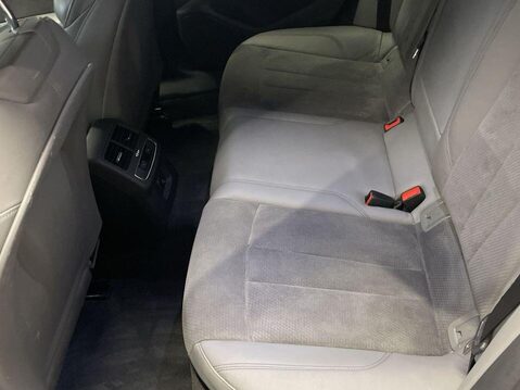 Audi A4 2.0 TDI 35 Black Edition Estate 5dr Diesel S Tronic Euro 6 (s/s) (163 ps) P 18