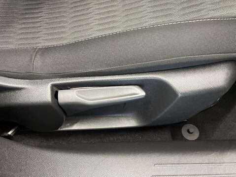 Vauxhall Corsa 1.2 Design Hatchback 5dr Petrol Manual Euro 6 (75 ps) Air Con - Alloys Whee 22