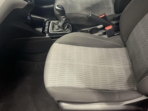 Vauxhall Corsa 1.2 Design Hatchback 5dr Petrol Manual Euro 6 (75 ps) Air Con - Alloys Whee 17