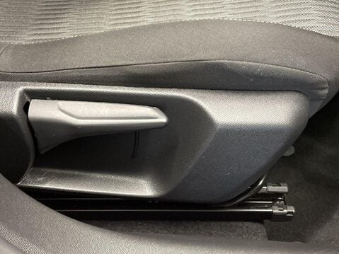 Vauxhall Corsa 1.2 Design Hatchback 5dr Petrol Manual Euro 6 (75 ps) Air Con - Alloy Wheel 22