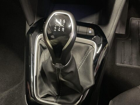 Vauxhall Corsa 1.2 Design Hatchback 5dr Petrol Manual Euro 6 (75 ps) Air Con - Alloy Wheel 19