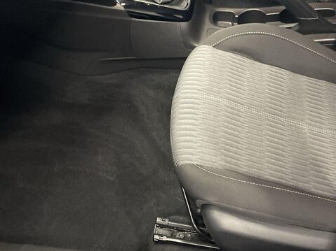 Vauxhall Corsa 1.2 SE Hatchback 5dr Petrol Manual Euro 6 (75 ps) Cruise Control - Service 17