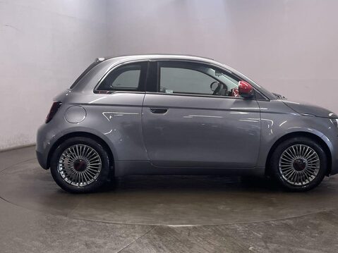 Fiat 500e C 42kWh RED Convertible 2dr Electric Auto (118 ps) Cruise Control - DAB Radi 9