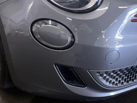 Fiat 500e C 42kWh RED Convertible 2dr Electric Auto (118 ps) Cruise Control - DAB Radi 11