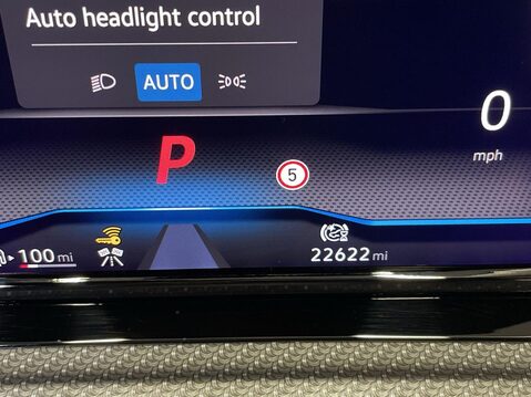 Volkswagen Golf 2.0 TSI R Hatchback 5dr Petrol DSG 4Motion Euro 6 (s/s) (320 ps) Cruise Co 25