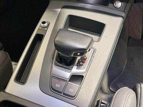 Audi Q5 2.0 TDI 40 Sport Sportback 5dr Diesel S Tronic quattro Euro 6 (s/s) (204 ps 12