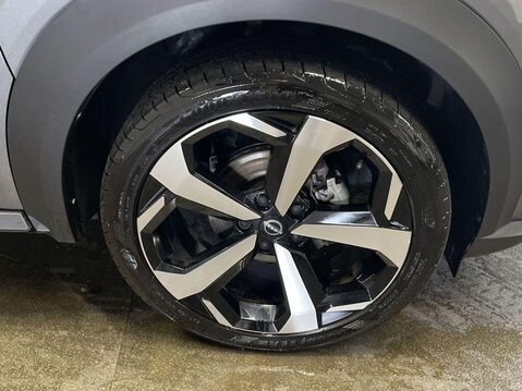 Nissan Juke 1.6 Tekna SUV 5dr Petrol Hybrid Auto Euro 6 (143 ps) Cruise Control - DAB 12