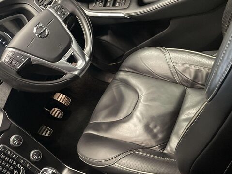 Volvo V40 2.0 T2 GPF R-Design Pro Hatchback 5dr Petrol Manual Euro 6 (s/s) (122 ps) P 15