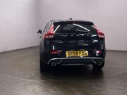 Volvo V40 2.0 T2 GPF R-Design Pro Hatchback 5dr Petrol Manual Euro 6 (s/s) (122 ps) P 7