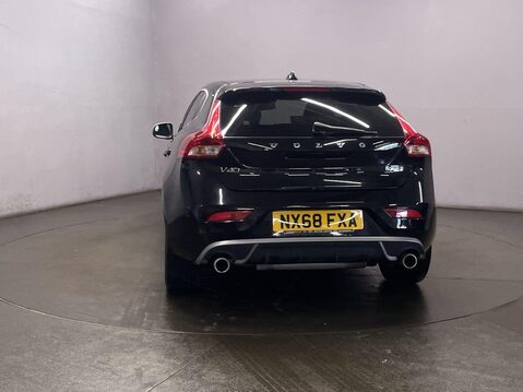 Volvo V40 2.0 T2 GPF R-Design Pro Hatchback 5dr Petrol Manual Euro 6 (s/s) (122 ps) P 7