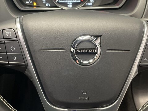 Volvo V40 2.0 T2 GPF R-Design Pro Hatchback 5dr Petrol Manual Euro 6 (s/s) (122 ps) P 21