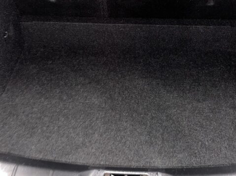 Volvo V40 2.0 T2 GPF R-Design Pro Hatchback 5dr Petrol Manual Euro 6 (s/s) (122 ps) P 13