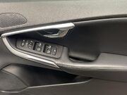 Volvo V40 2.0 T2 GPF R-Design Pro Hatchback 5dr Petrol Manual Euro 6 (s/s) (122 ps) P 25