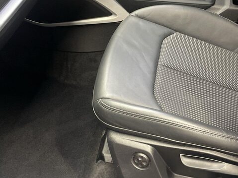 Audi Q2 1.5 TFSI CoD 35 S line SUV 5dr Petrol S Tronic Euro 6 (s/s) (150 ps) Parkin 17