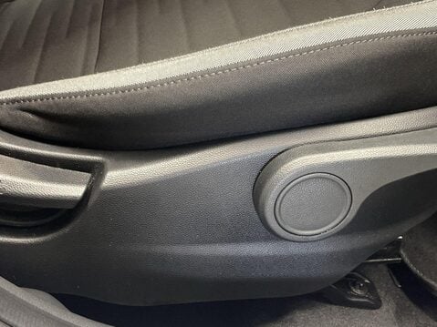 Hyundai i10 1.2 SE Connect Hatchback 5dr Petrol Manual Euro 6 (s/s) (84 ps) Bluetooth - 22