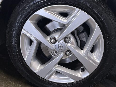 Hyundai i10 1.2 SE Connect Hatchback 5dr Petrol Manual Euro 6 (s/s) (84 ps) Bluetooth - 12