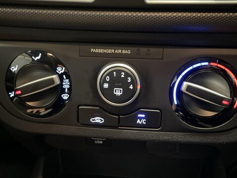 Hyundai i10 1.2 SE Connect Hatchback 5dr Petrol Manual Euro 6 (s/s) (84 ps) Bluetooth - 26