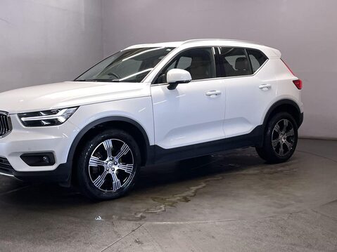 Volvo XC40 2.0 T4 Inscription SUV 5dr Petrol Auto AWD Euro 6 (s/s) (190 ps) Start Stop 4