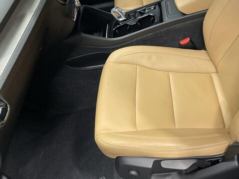 Volvo XC40 2.0 T4 Inscription SUV 5dr Petrol Auto AWD Euro 6 (s/s) (190 ps) Start Stop 17