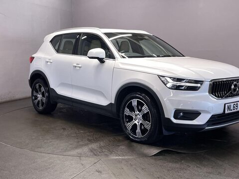 Volvo XC40 2.0 T4 Inscription SUV 5dr Petrol Auto AWD Euro 6 (s/s) (190 ps) Start Stop 2