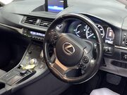 Lexus CT 1.8 200h Hatchback 5dr Petrol Hybrid E-CVT Euro 6 (s/s) (136 ps) Start Stop 16