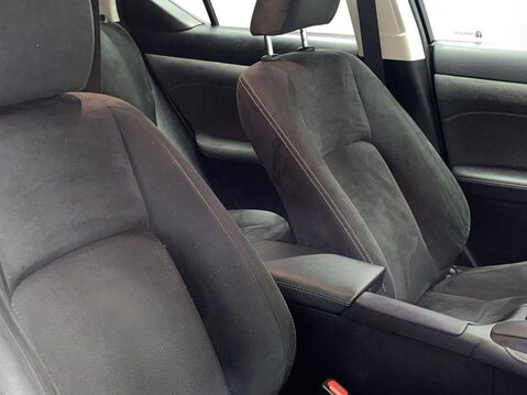 Lexus CT 1.8 200h Hatchback 5dr Petrol Hybrid E-CVT Euro 6 (s/s) (136 ps) Start Stop 17