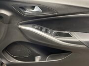 Vauxhall Grandland 1.2 Turbo Elite SUV 5dr Petrol Manual Euro 6 (s/s) (130 ps) Reverse Camera 25