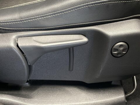 Vauxhall Grandland 1.2 Turbo Elite SUV 5dr Petrol Manual Euro 6 (s/s) (130 ps) Reverse Camera 24