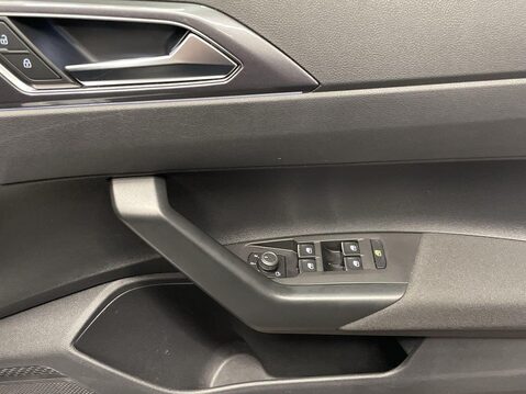 Volkswagen Polo 1.0 TSI Style Hatchback 5dr Petrol Manual Euro 6 (s/s) (95 ps) One Owner - 24