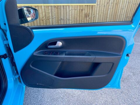 Volkswagen Up 1.0 R-Line Hatchback 5dr Petrol Manual Euro 6 (s/s) (65 ps) Service History 20