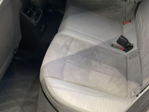 Audi A4 2.0 TDI 30 S line Saloon 4dr Diesel S Tronic Euro 6 (s/s) (136 ps) Cruise 18