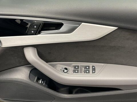 Audi A4 2.0 TDI 30 S line Saloon 4dr Diesel S Tronic Euro 6 (s/s) (136 ps) Cruise 25