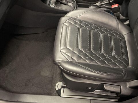 Ford Puma 1.0T EcoBoost MHEV ST-Line Vignale SUV 5dr Petrol DCT Euro 6 (s/s) (155 ps) 17